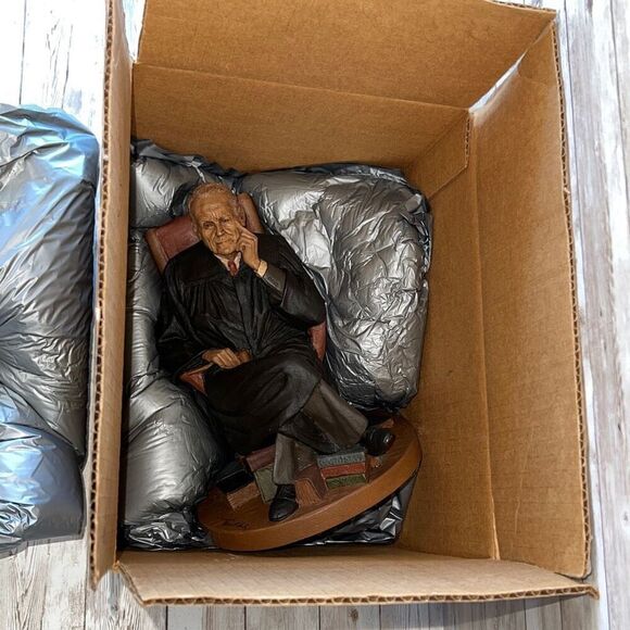 Tom Clark Gnome Figurine SIGNED Judge Snepp Vintage sculpture lawyer gift court - Picture 15 of 16